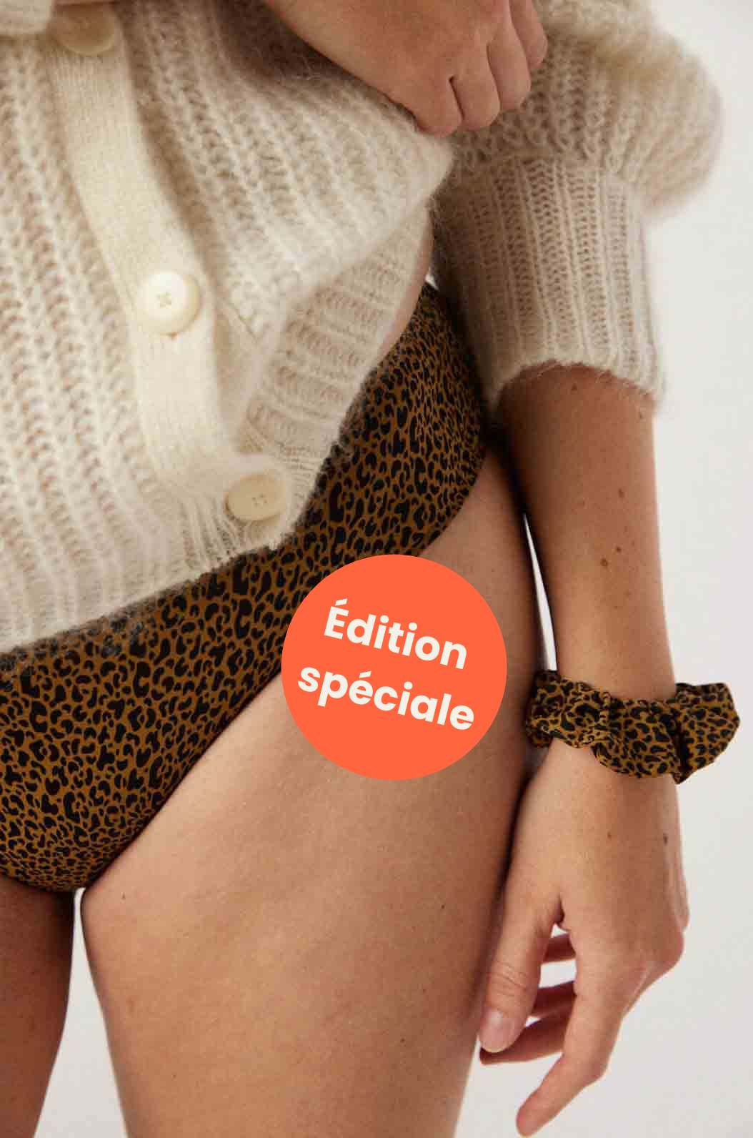 Édition spéciale Noël : culotte menstruelle avec chouchou vue d'ensemble