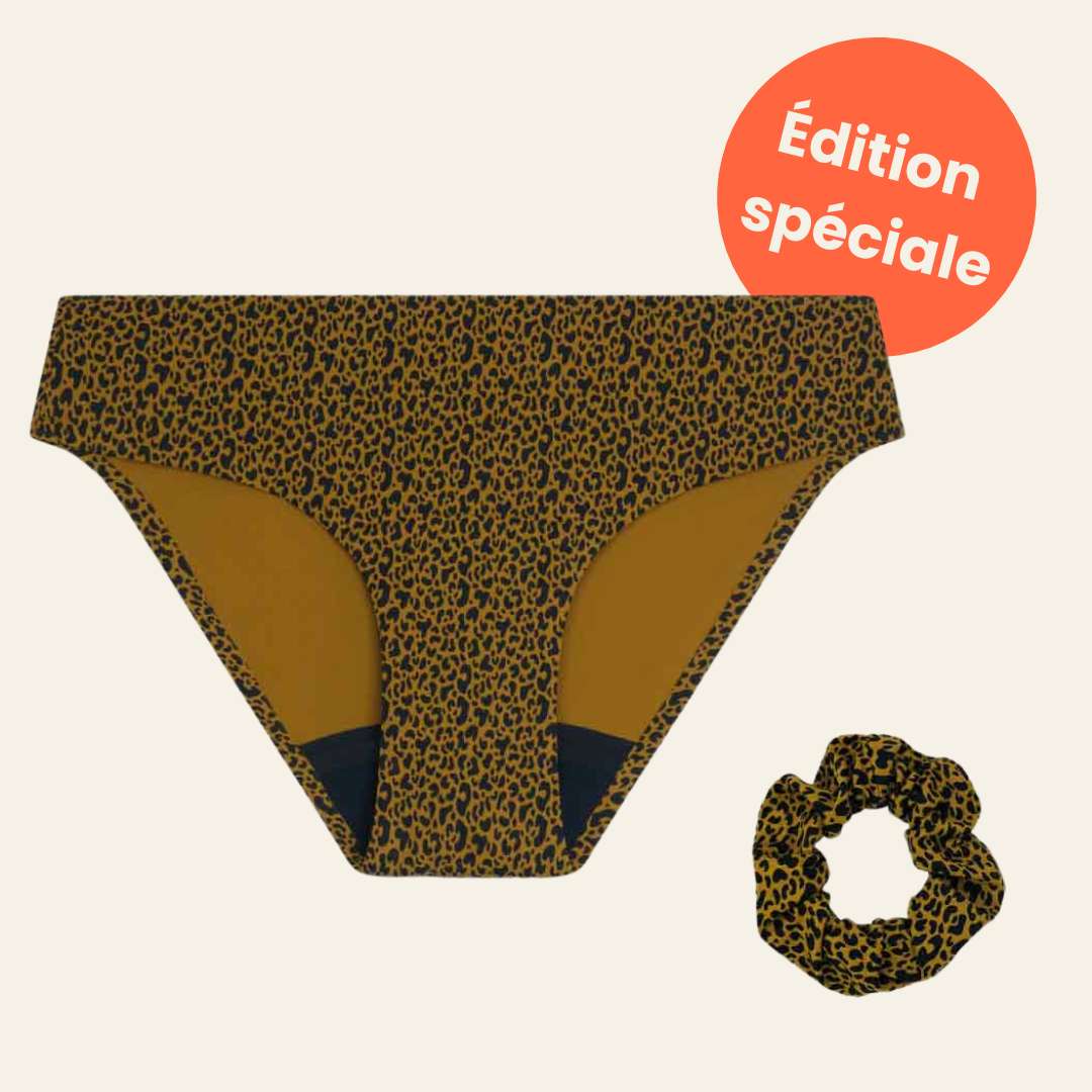 La culotte menstruelle Séléné édition léopard avec son chouchou